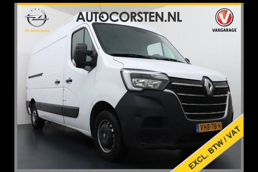 Renault Master T35 2.3dCi 135pk L2H2 3p Navi Camera Airco Pdc Trekhaak Cruise Control R-Link Nieuw Model ! Bluetooth DAB Led Regensensor Betonplex Vloer Lat om Lat Betimmering 1e Eigenaar 2.500kg Trekgewicht Euro 6