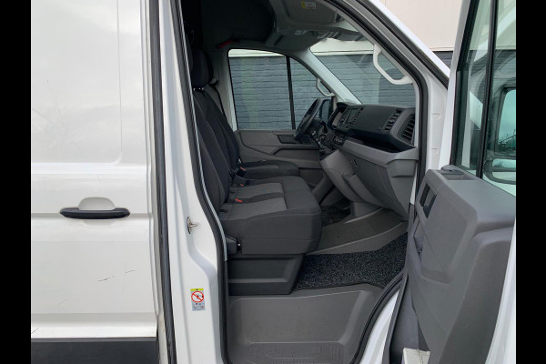Volkswagen Crafter 2.0TDI L3H2 3p.Navigatie PDC-a+v Airco Cruise-Control Licht-Regensensor Dab+ Bluetooth Verwarmbare voorruit+ruitensproeiers Betonplex Lat-om-Lat Betimmering Schuifdeur 1e Eigenaar Euro 6 2.500KG trekvermogen