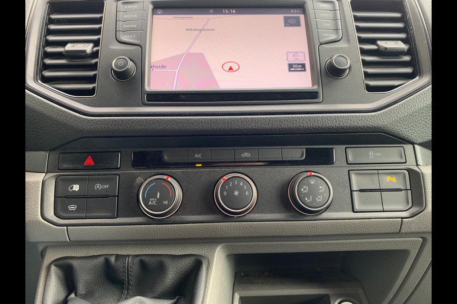 Volkswagen Crafter 2.0TDI L3H2 3p.Navigatie PDC-a+v Airco Cruise-Control Licht-Regensensor Dab+ Bluetooth Verwarmbare voorruit+ruitensproeiers Betonplex Lat-om-Lat Betimmering Schuifdeur 1e Eigenaar Euro 6 2.500KG trekvermogen