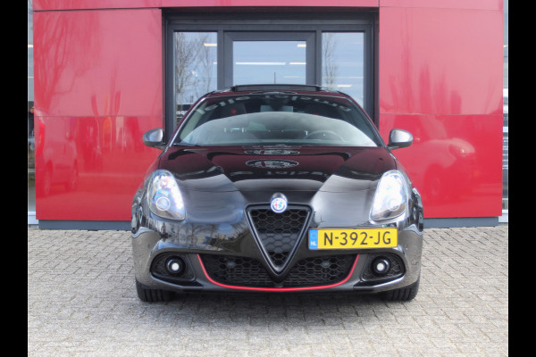 Alfa Romeo Giulietta 1.4 Turbo Sport | Panoramadak | 17" velgen | stoelverwarming rijdende auto niet altijd aanwezig