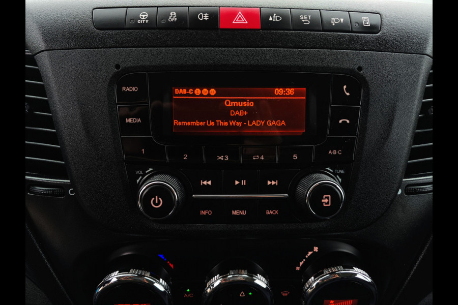 Iveco Daily 35S14V 2.3 352L H2 L2L H2 - 140 Pk - Euro 6 - TREKHAAK - Climate Control - Cruise Control