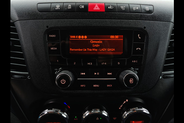Iveco Daily 35S14V 2.3 352L H2 L2L H2 - 140 Pk - Euro 6 - TREKHAAK - Climate Control - Cruise Control
