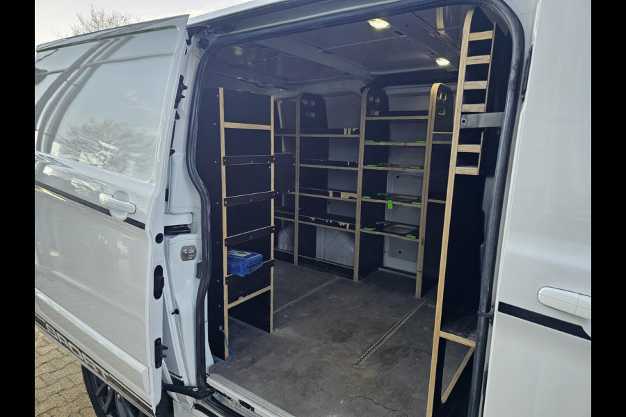 Ford Transit Custom 290 2.0 TDCI L1H1 Sport | 185pk | Adaptive cruise control | Stoelverwarming | Trekhaak | Navigatie | Xenon | Half leder | Netjes!