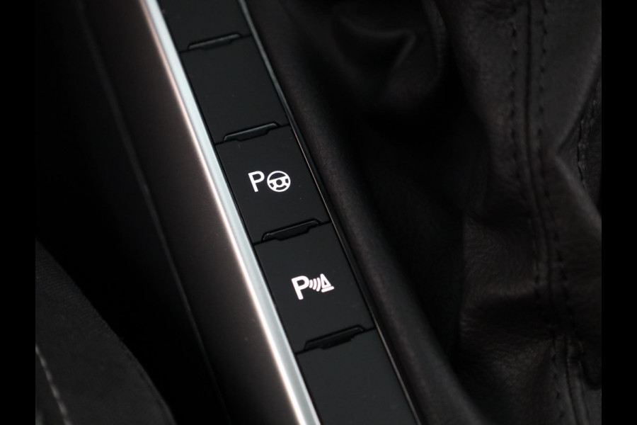 Volkswagen Polo 1.0 TSI Life 95 pk Automaat (DSG) | Navigatie via App | Parkeersensoren (Park assist) | Adaptieve cruise control | Stoelverwarming | LED koplampen |