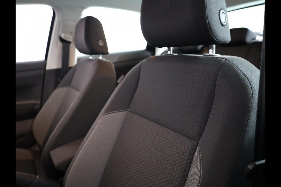 Volkswagen Polo 1.0 TSI Life 95 pk Automaat (DSG) | Navigatie via App | Parkeersensoren (Park assist) | Adaptieve cruise control | Stoelverwarming | LED koplampen |