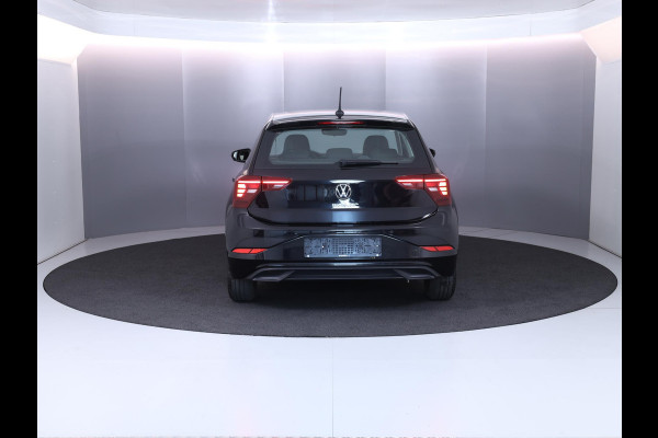 Volkswagen Polo 1.0 TSI Life 95 pk Automaat (DSG) | Navigatie via App | Parkeersensoren (Park assist) | Adaptieve cruise control | Stoelverwarming | LED koplampen |