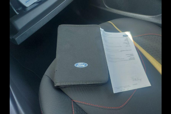 Ford Focus 1.5 Titanium airco,cruise,navigatie,stoel/stuurverwarming,parkeersensoren,