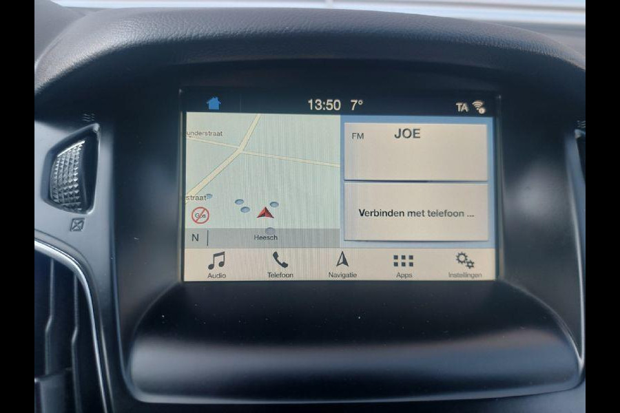Ford Focus 1.5 Titanium airco,cruise,navigatie,stoel/stuurverwarming,parkeersensoren,