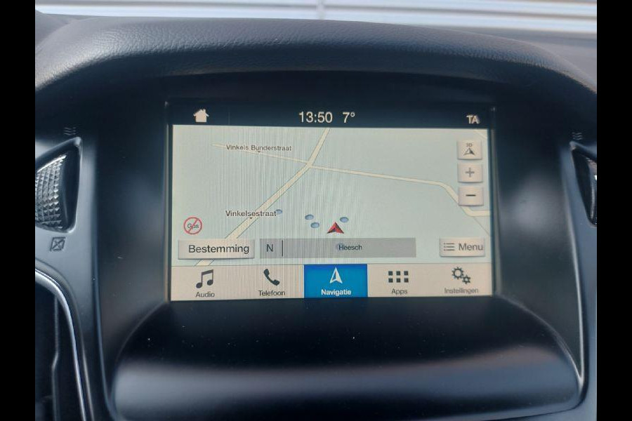 Ford Focus 1.5 Titanium airco,cruise,navigatie,stoel/stuurverwarming,parkeersensoren,