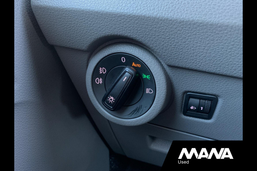 Volkswagen Transporter 2.0TDI L2H1 28 Airco Cruise Sensoren Trekhaak Betonplex Airbag 12V CarPlay Wandbekleding Bijrijdersbank DIN