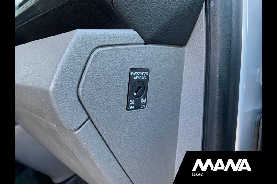 Volkswagen Transporter 2.0TDI L2H1 28 Airco Cruise Sensoren Trekhaak Betonplex Airbag 12V CarPlay Wandbekleding Bijrijdersbank DIN
