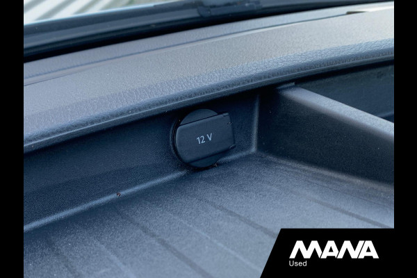Volkswagen Transporter 2.0TDI L2H1 28 Airco Cruise Sensoren Trekhaak Betonplex Airbag 12V CarPlay Wandbekleding Bijrijdersbank DIN