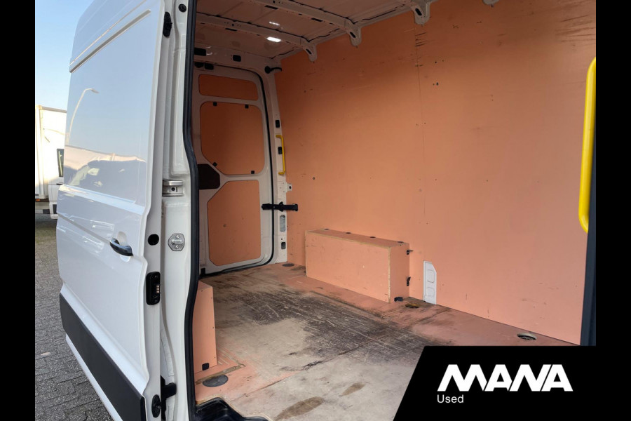 Volkswagen Crafter 35 2.0 140pk L3H3 3.140 Airco Cruise Camera Sensoren CarPlay Bijrijdersbank Ergo-Stoel Bluetooth Laadruimtebekleding 12V SideLig