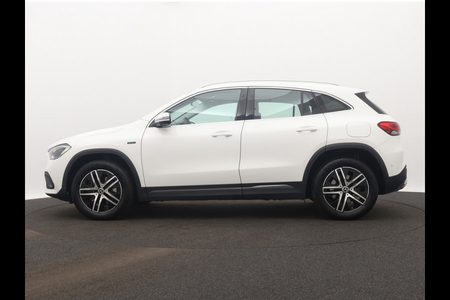 Mercedes-Benz GLA 250 e Progressive | Lichtmetalen velgen | Navigatie | Parking support | Camera achter | Inclusief 24 maanden MB Certified garantie voor Europa.