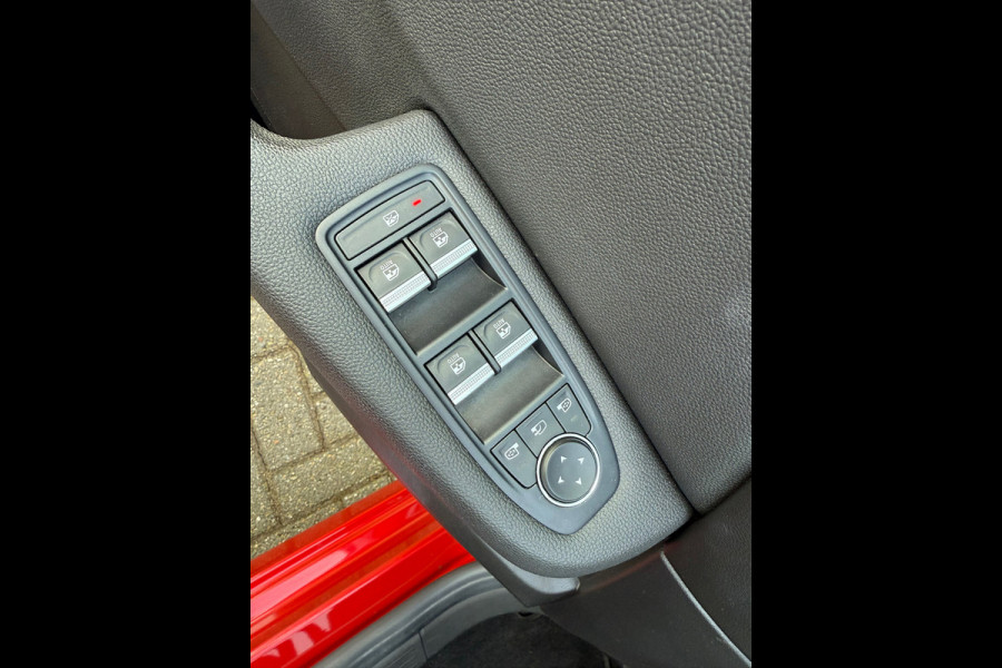 Renault Clio 1.6 E-Tech Hybrid 140 Intens - Automaat - Navi - LED - Camera - Parkeerhulp