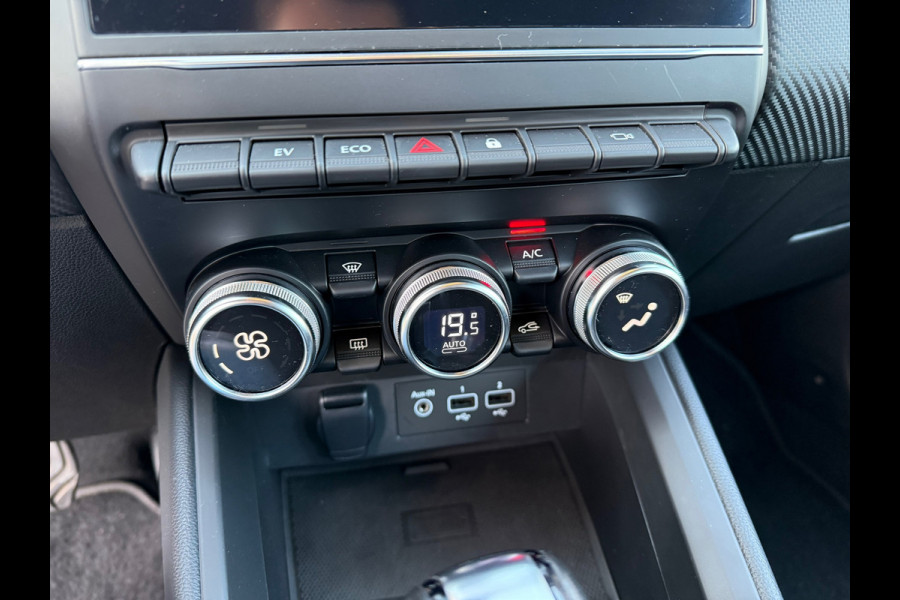 Renault Clio 1.6 E-Tech Hybrid 140 Intens - Automaat - Navi - LED - Camera - Parkeerhulp