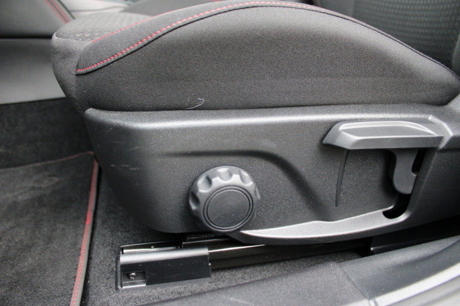 Ford FOCUS Wagon 1.0 EcoBoost Hybrid ST Line X | Trekhaak | Winterpack | Adaptieve Cruise | LED | BLIS