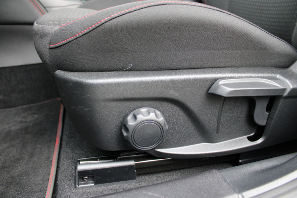 Ford FOCUS Wagon 1.0 EcoBoost Hybrid ST Line X | Trekhaak | Winterpack | Adaptieve Cruise | LED | BLIS