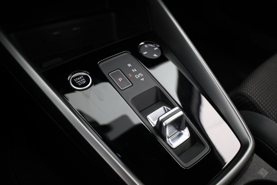Audi A3 Sportback 30 TFSI S edition 110 pk S-tronic | Verlengde garantie | Navigatie | Parkeersensoren achter | Cruise control | Full-LED koplampen | S-line |