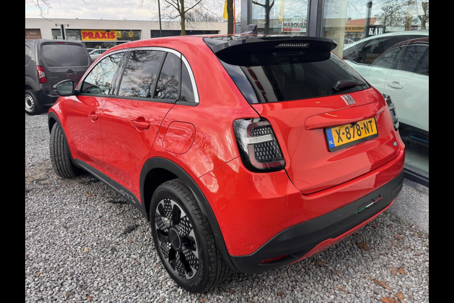 Fiat 600E La Prima 54 kWh | Rijklaar geleverd | Zeer compleet! |