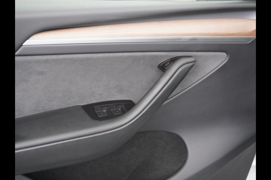 Tesla Model Y LONG RANGE AUTOPILOT | LEDER | TESLA GARANTIE T/M 11-2026