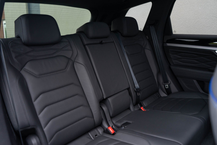 Volkswagen Touareg 3.0 TSI eHybrid R 4MOTION / Puglia/ Trekhaak/ Panoramadak/ 340kW (476PK)