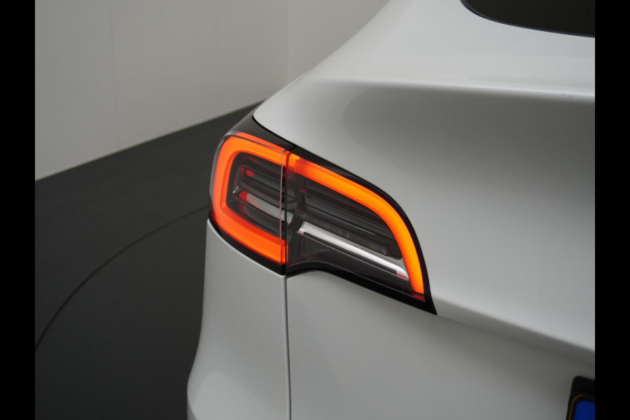 Tesla Model Y Long Range Dual AWD 78.1 kWh AUTOPILOT | UNIEKE KM STAND! | TESLA GARANTIE T/M 9-2026