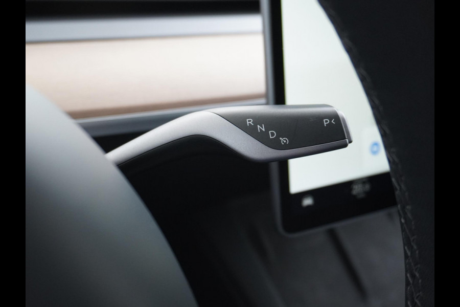 Tesla Model Y Long Range Dual AWD 78.1 kWh AUTOPILOT | UNIEKE KM STAND! | TESLA GARANTIE T/M 9-2026