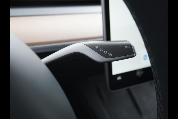 Tesla Model Y Long Range Dual AWD 78.1 kWh AUTOPILOT | UNIEKE KM STAND! | TESLA GARANTIE T/M 9-2026