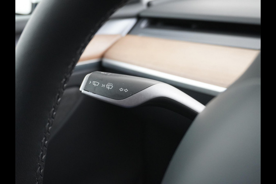 Tesla Model Y Long Range Dual AWD 78.1 kWh AUTOPILOT | UNIEKE KM STAND! | TESLA GARANTIE T/M 9-2026