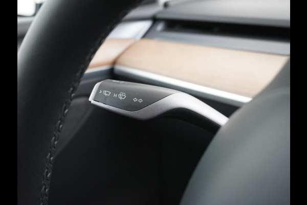 Tesla Model Y Long Range Dual AWD 78.1 kWh AUTOPILOT | UNIEKE KM STAND! | TESLA GARANTIE T/M 9-2026