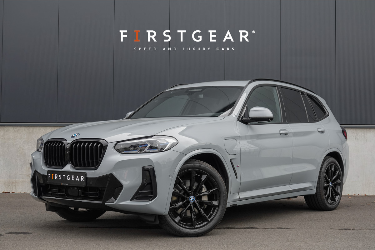 BMW X3 xDrive30e *M-Sport / Panorama / Surround-view / Memory / HUD / Laser / Keyless* BMW X3 xDrive30e *M-Sport / Panorama / Surround-view / Memory / HUD / Laser / Keyless*