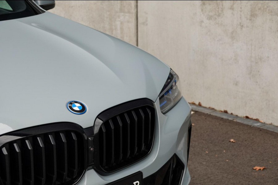 BMW X3 xDrive30e *M-Sport / Panorama / Surround-view / Memory / HUD / Laser / Keyless*