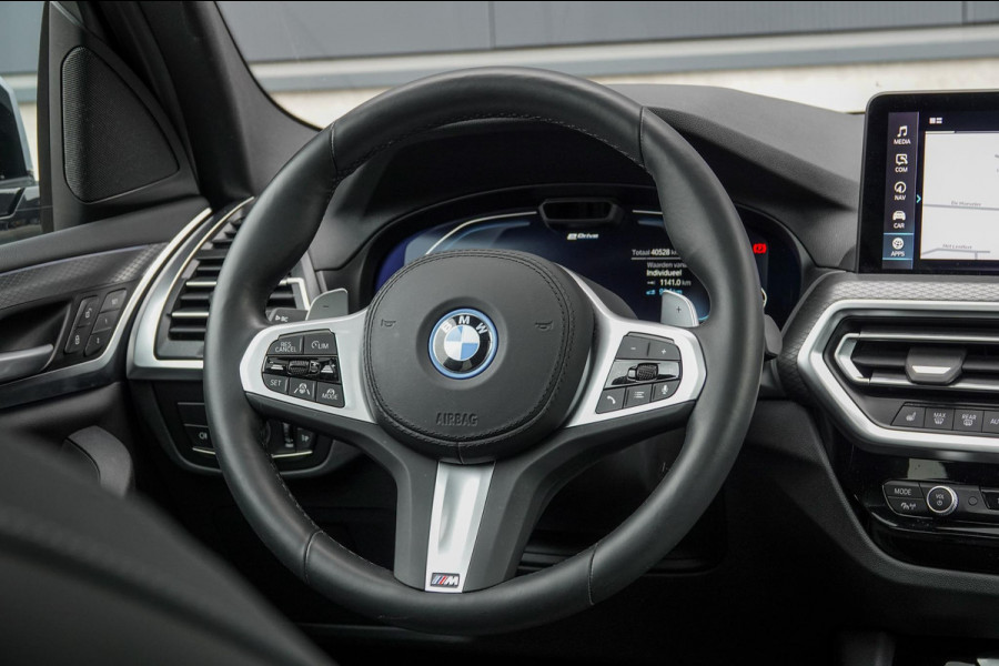BMW X3 xDrive30e *M-Sport / Panorama / Surround-view / Memory / HUD / Laser / Keyless*