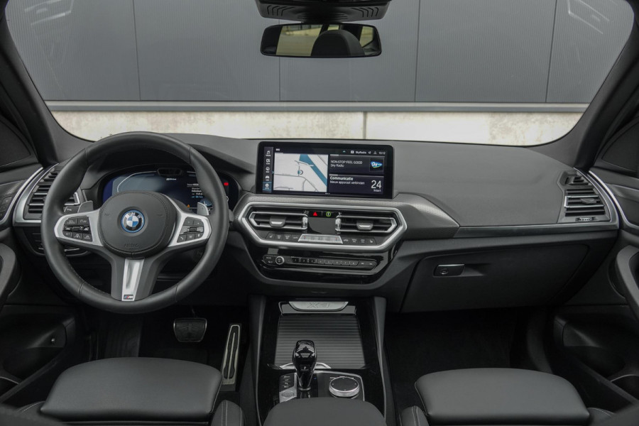 BMW X3 xDrive30e *M-Sport / Panorama / Surround-view / Memory / HUD / Laser / Keyless*