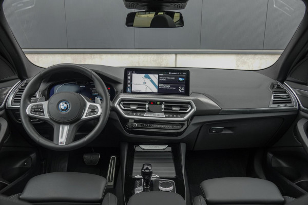 BMW X3 xDrive30e *M-Sport / Panorama / Surround-view / Memory / HUD / Laser / Keyless*