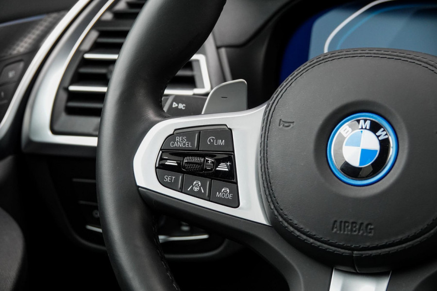BMW X3 xDrive30e *M-Sport / Panorama / Surround-view / Memory / HUD / Laser / Keyless*