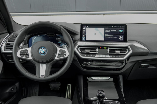 BMW X3 xDrive30e *M-Sport / Panorama / Surround-view / Memory / HUD / Laser / Keyless*