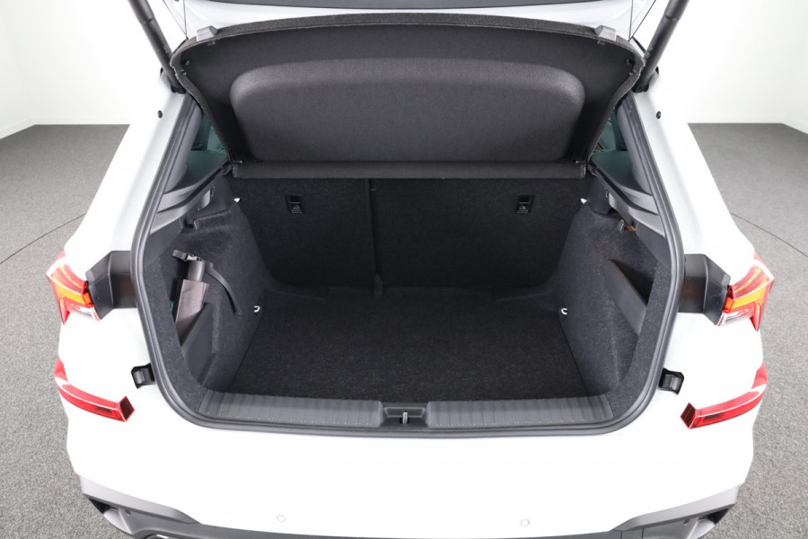 Škoda Kamiq Monte Carlo 1.0 TSI 115 pk 6 versn. Hand | Winter pakket