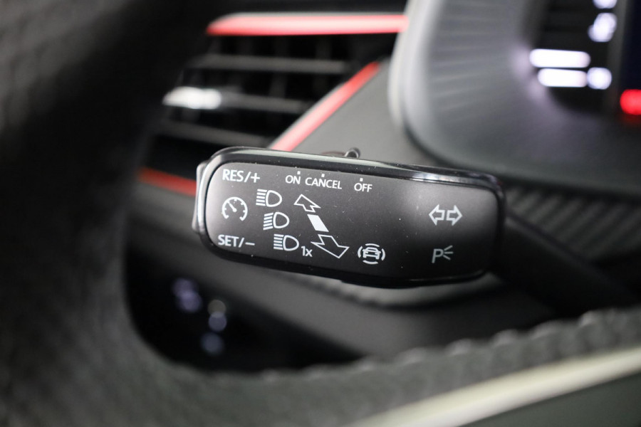 Škoda Kamiq Monte Carlo 1.0 TSI 115 pk 6 versn. Hand | Winter pakket