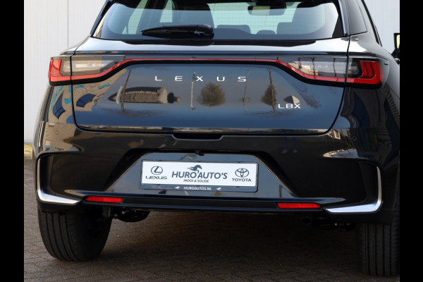 Lexus LBX Relax 2WD | Tech Pack | Leder | El. Achterklep | Dodehoek