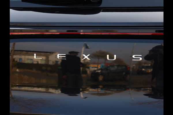 Lexus LBX Relax 2WD | Tech Pack | Leder | El. Achterklep | Dodehoek