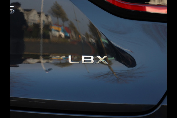 Lexus LBX Relax 2WD | Tech Pack | Leder | El. Achterklep | Dodehoek