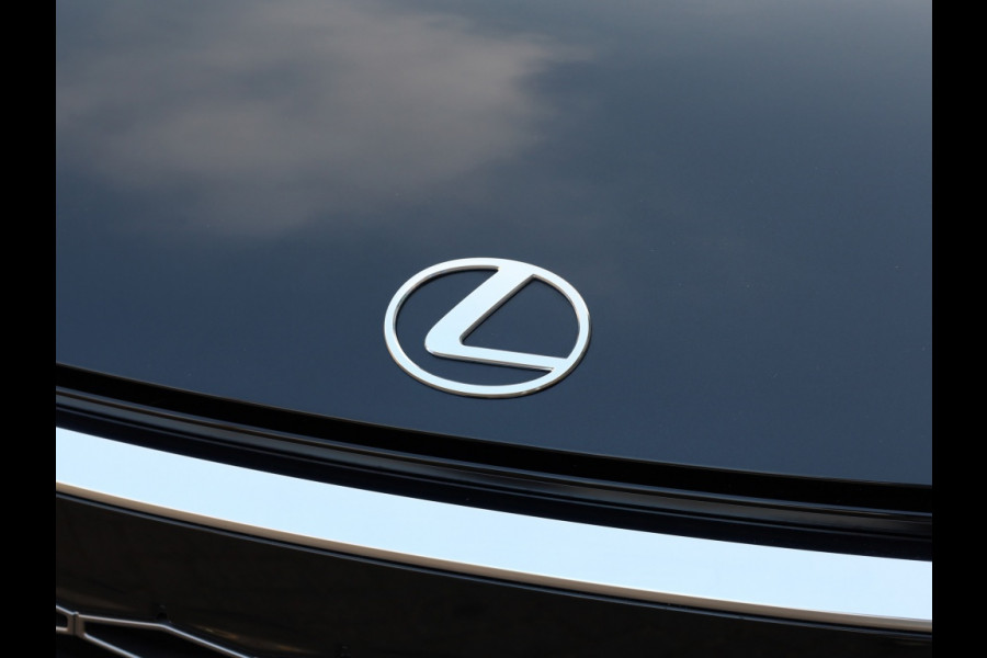 Lexus LBX Relax 2WD | Tech Pack | Leder | El. Achterklep | Dodehoek