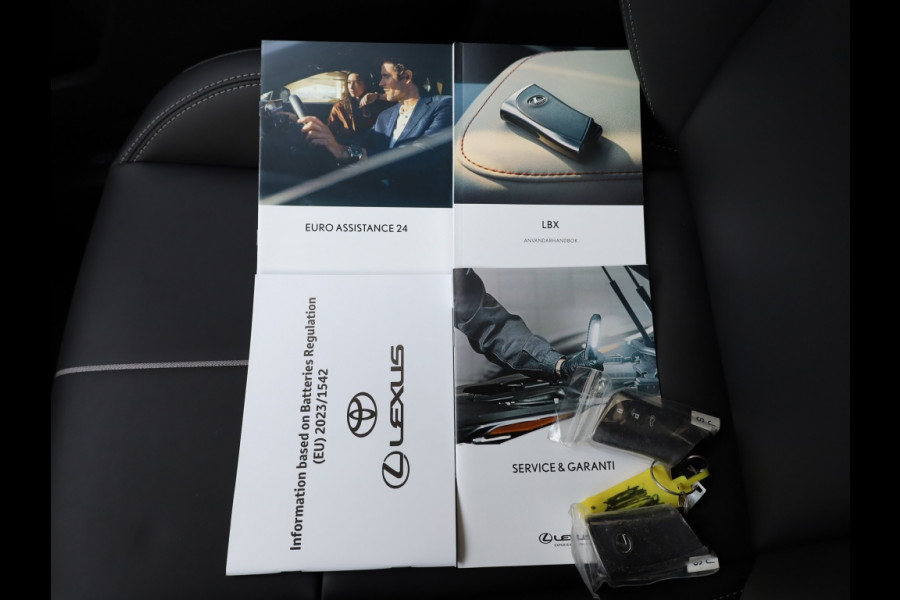 Lexus LBX Relax 2WD | Tech Pack | Leder | El. Achterklep | Dodehoek