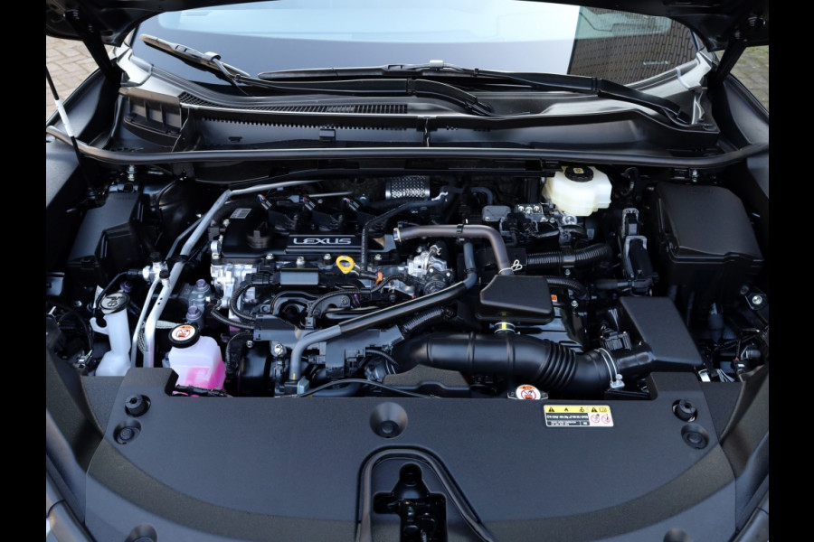 Lexus LBX Relax 2WD | Tech Pack | Leder | El. Achterklep | Dodehoek