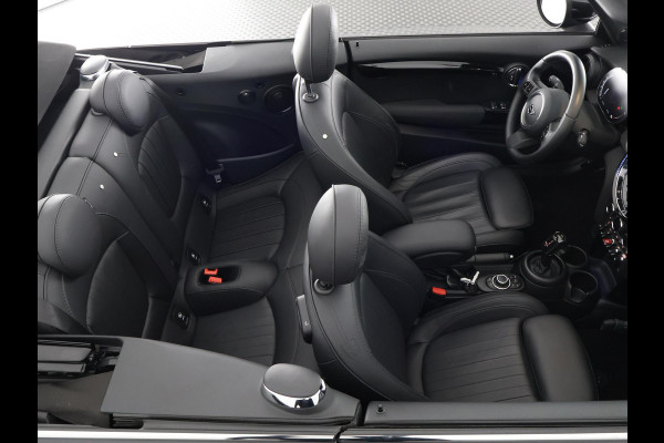 MINI Cabrio 1.5 Cooper Black-Sport Automaat 140 PK | Navigatie | Camera | Climate Control |