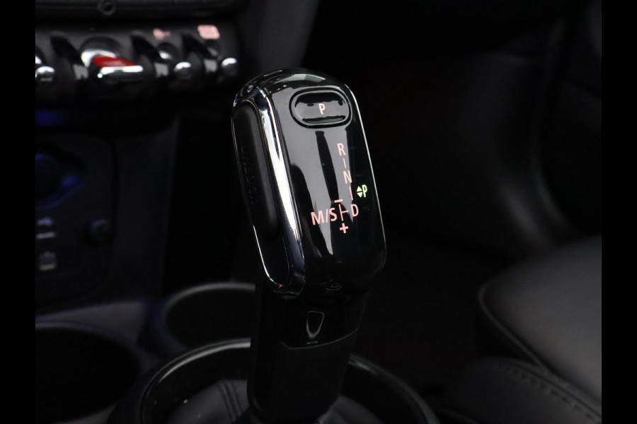 MINI Cabrio 1.5 Cooper Black-Sport Automaat 140 PK | Navigatie | Camera | Climate Control |