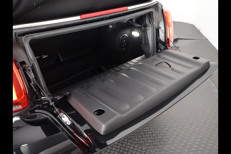 MINI Cabrio 1.5 Cooper Black-Sport Automaat 140 PK | Navigatie | Camera | Climate Control |