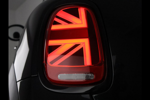 MINI Cabrio 1.5 Cooper Black-Sport Automaat 140 PK | Navigatie | Camera | Climate Control |